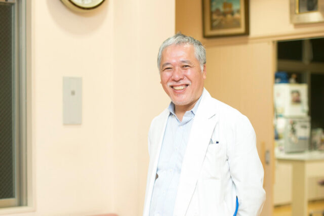 #01 鈴木央氏：1977年から緩和ケアに取り組み、在宅ターミナルケアの先駆的な存在といわれる。